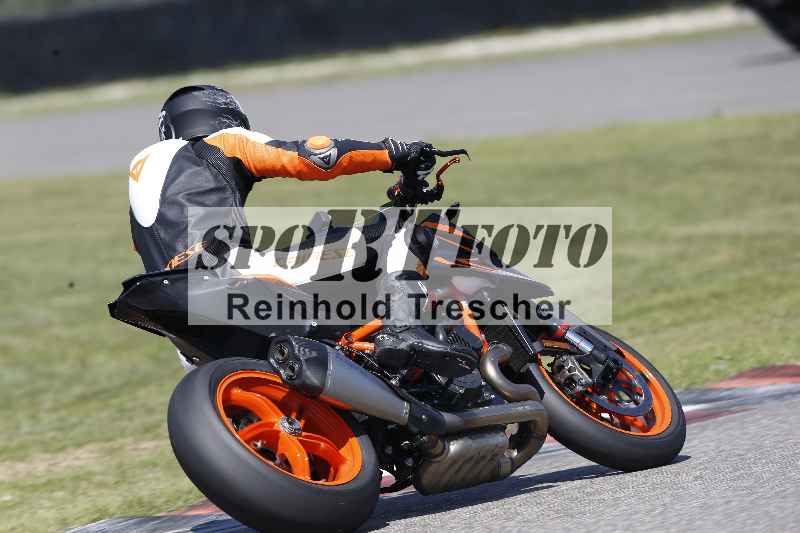 Archiv-2025/44 09.08.2025 Plüss Moto Sport ADR/Freies Fahren/backside